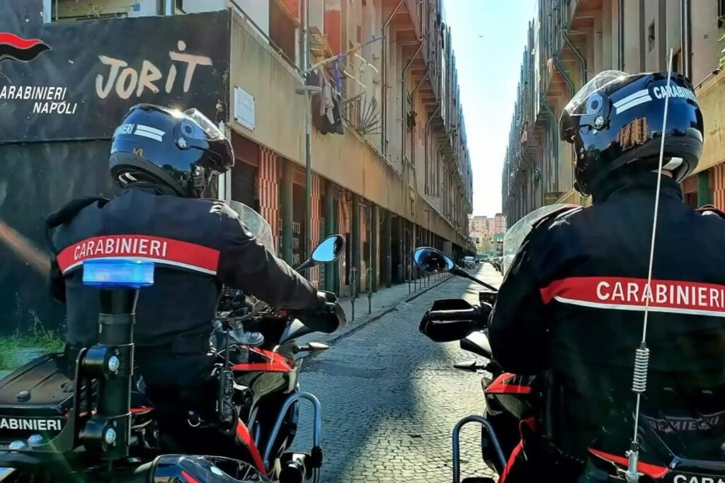 adn24 napoli | spara alla nipote ma larma si inceppa arrestato