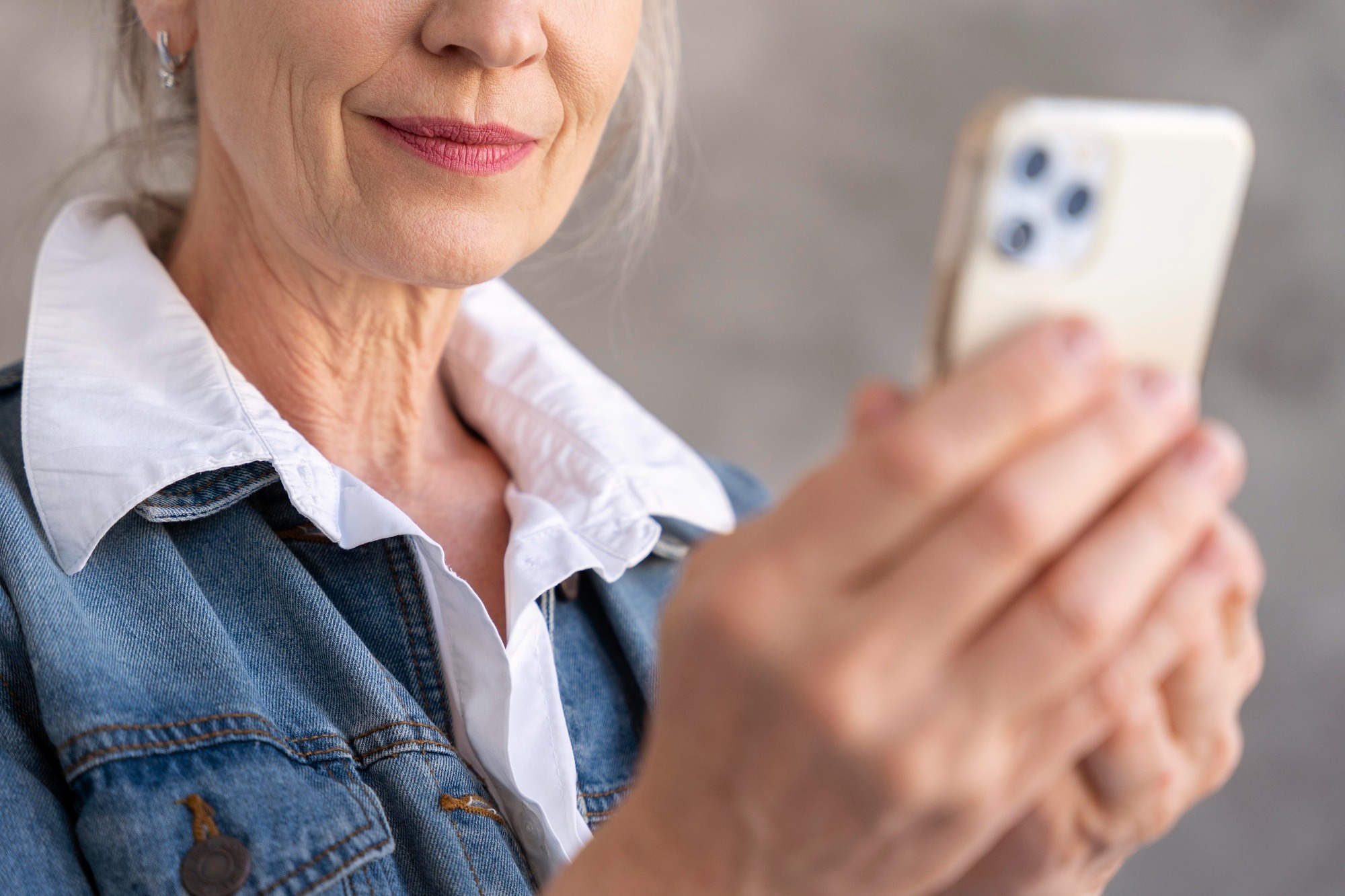  ‣ adn24 rizziconi (rc): anziana riprende con il suo smartphone minori che la molestano, denunce
