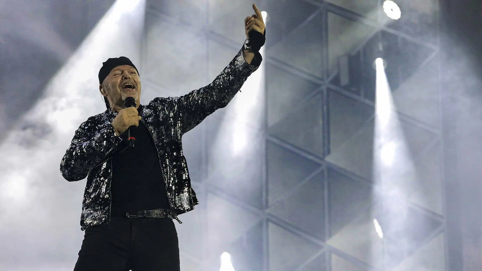 adn24 vasco rossi da record 240mila biglietti per i 5 live 2024