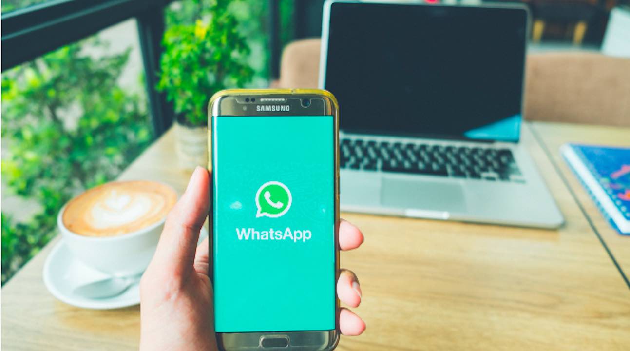 adn24 whatsapp rivoluzionare videochiamate ecco i nuovi effetti ar