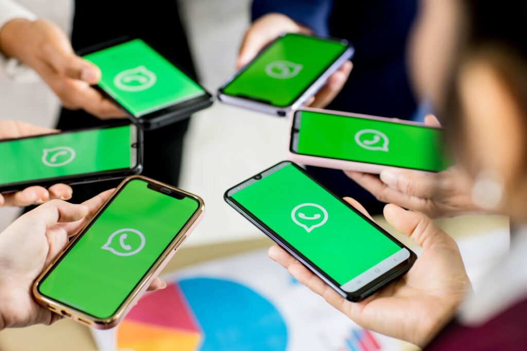 adn24 whatsapp | meta si adegua alle nuove norme europee cosa cambia dall11 aprile