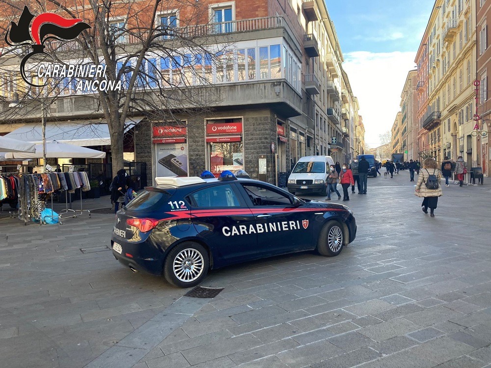 adn24 ancona | maltrattato da due anni in casa denunciati il figlio e la nuora