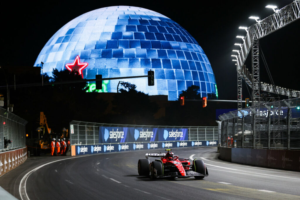 adn24 tombino danneggia la ferrari di sainz fp1 gp usa sospese