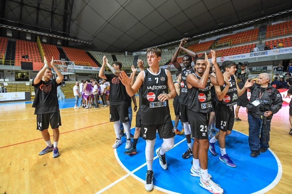 adn24 sport regionale basket | la viola basket domina il derby contro il rende