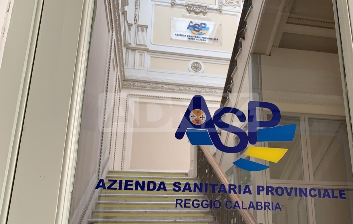 adn24 reggio calabria | sospesi due medici nella piana di gioia tauro accusati di assenteismo