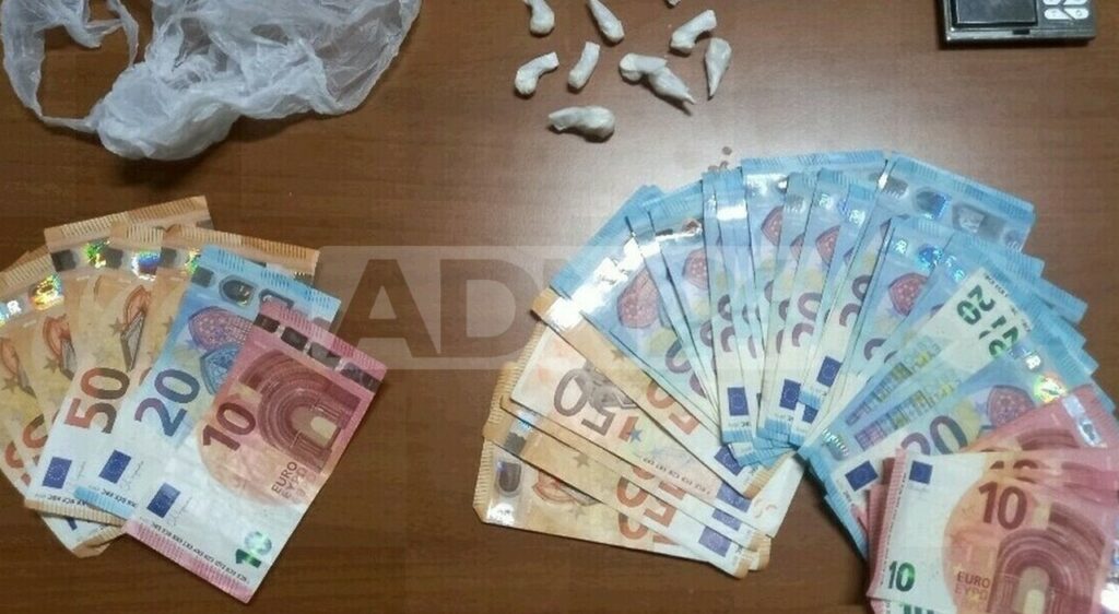 adn24 lamezia terme cz | spacciava in un parcheggio arrestato 31enne