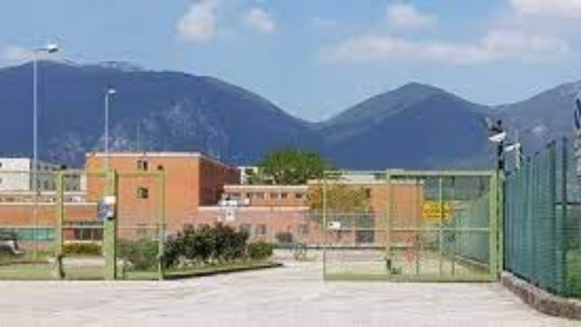 adn24 terni | dal carcere video su tiktok usavano un microcellulare