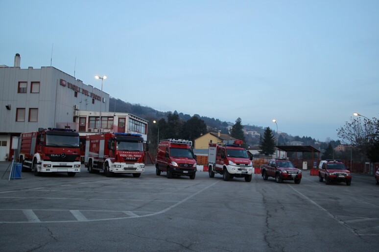 adn24 potenza | incendio in uno stabilimento dellarea industriale di melfi spento dopo dieci ore