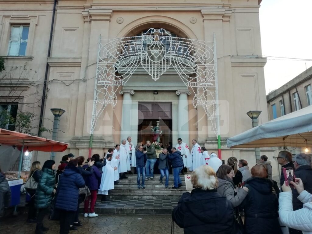 adn24 taurianova rc | iniziano i festeggiamenti per santa lucia video