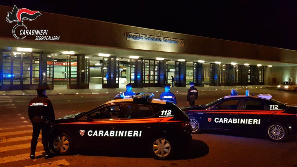 adn24 reggio calabria | 4 persone messe ai domiciliari 2 donne e due uomini video