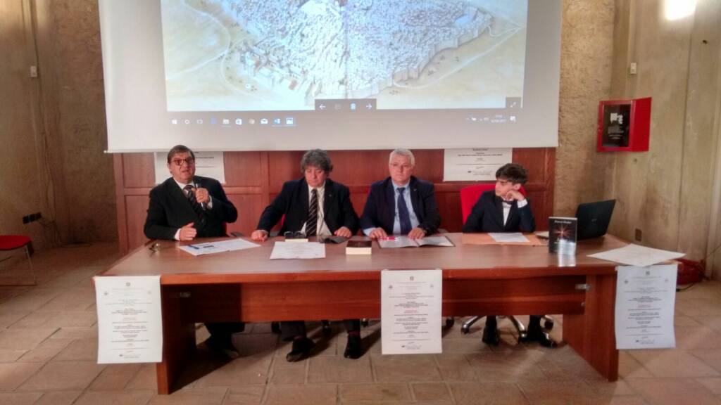 adn24 vibo valentia | a palazzo galluppi di caria si è parlato di templari video