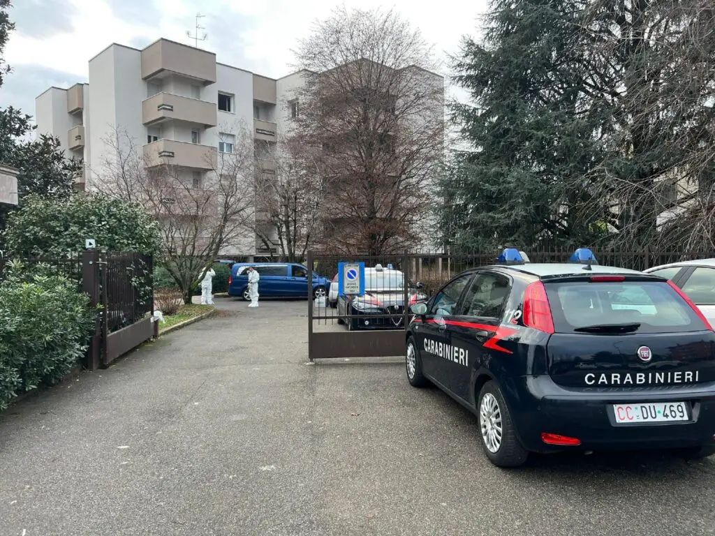 adn24 saronno va | omicidio suicidio uccide la madre e si impicca