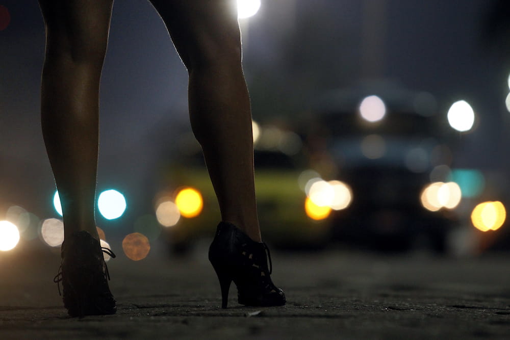 adn24 bari | costringeva altre donne a pagare per prostituirsi arrestata