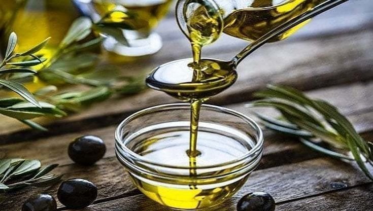 adn24 bari | produzione di olio extravergine di oliva contraffatto perquisizioni e sequestri