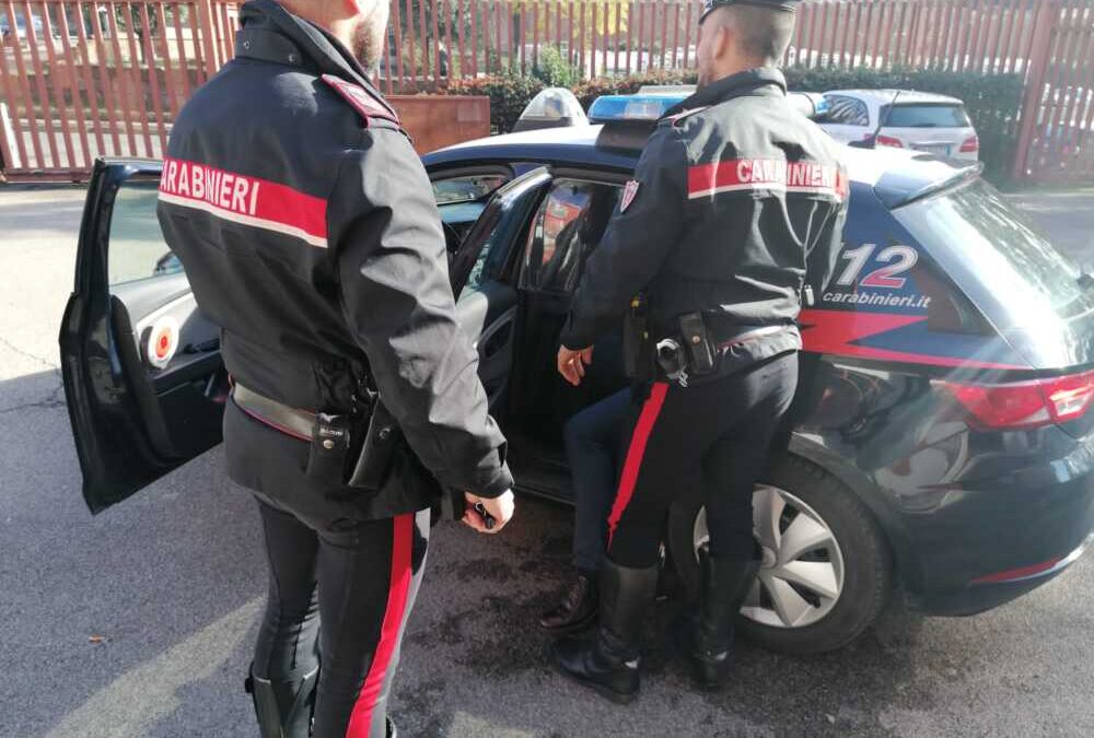 adn24 roma | marito accoltella la moglie durante una discussione domestica arrestato