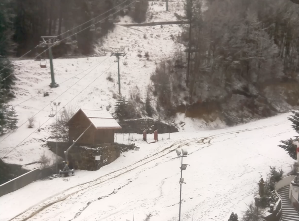 adn24 maltempo in calabria raffiche di pioggia ein sila torna la neve