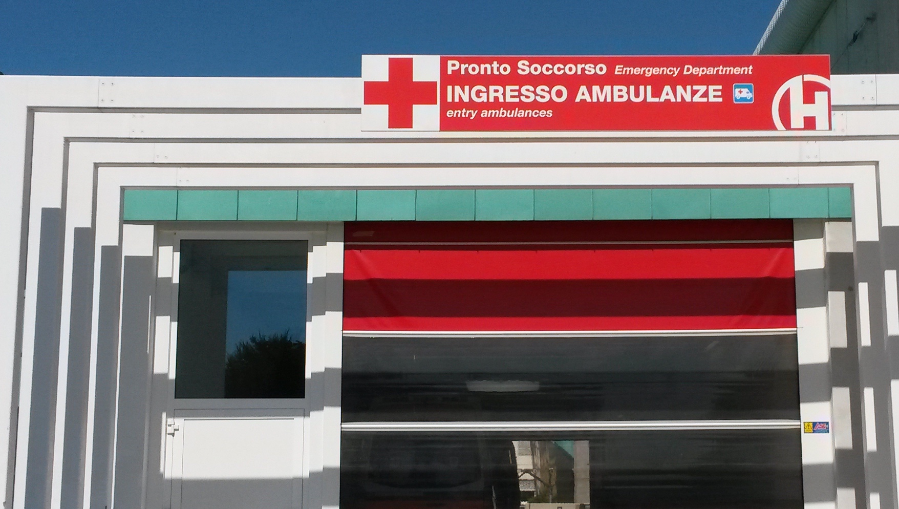 adn24 firenze | iaggredisce infermiere in pronto soccorso denunciato