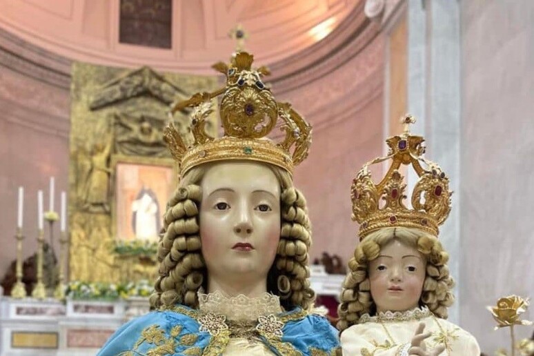 adn24 soriano calabro vv | rubato loro alla statua della madonna