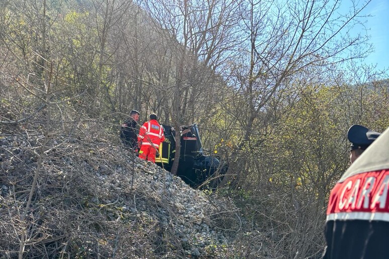 adn24 cansano aq | ritrovato 18 ore dopo essere finito con lauto in una scarpata