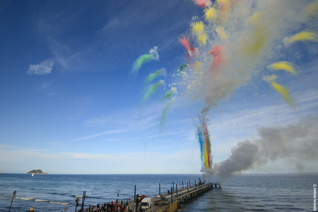 adn24 alassio sv | pasqua con uno spettacolare color show al pontile bestoso