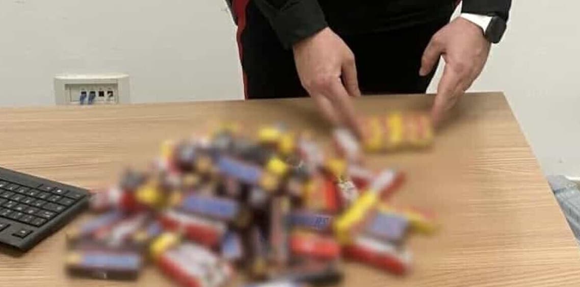 adn24 roma | finti twix kinder bueno e mars ripieni dihashish arrestato 31enne