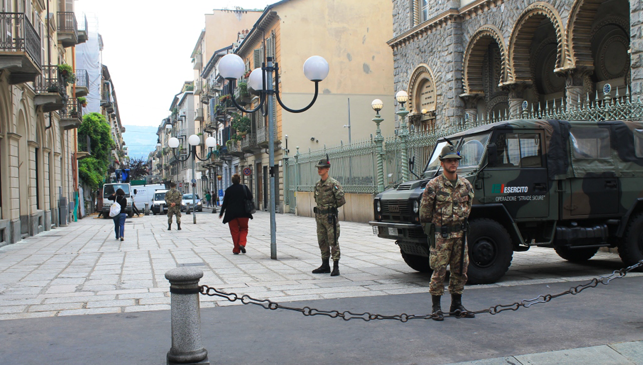 adn24 torino | contro gli spacciatori scende in campo lesercito anche di notte