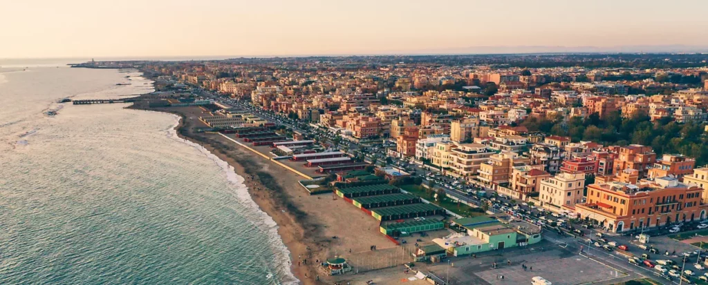 adn24 ostia | lite per un lettino in spiaggia accoltellato il bagnino si cerca aggressore fuggito