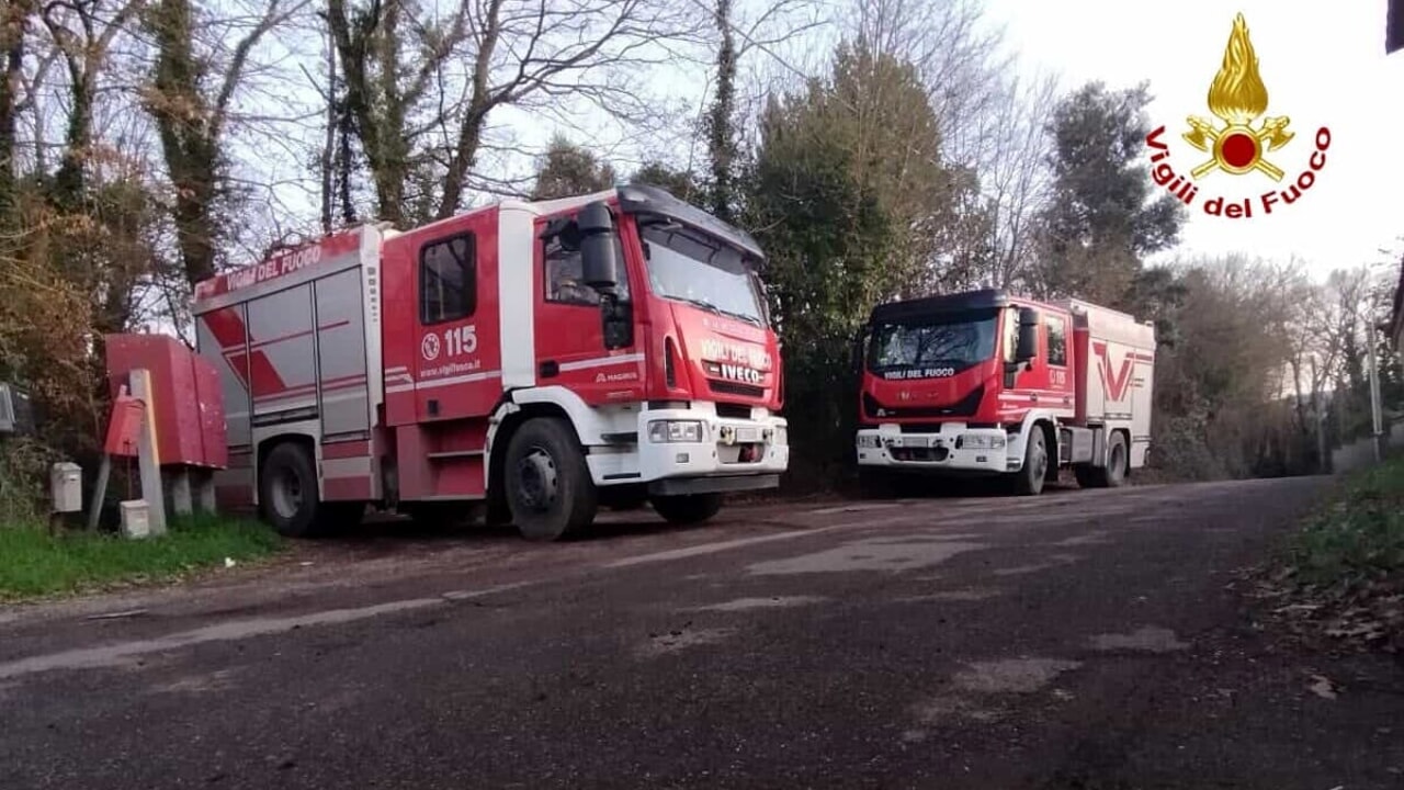 adn24 viterbo | ultraleggero precipita poco dopo il decollo due morti