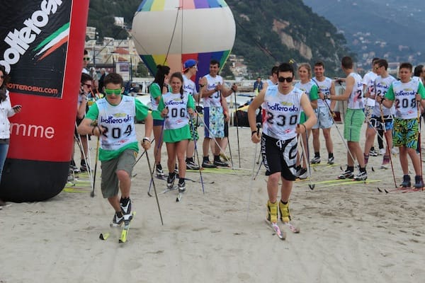 adn24 laigueglia sv | sci di fondo on the beach squadre in arrivo dal centro e nord italia