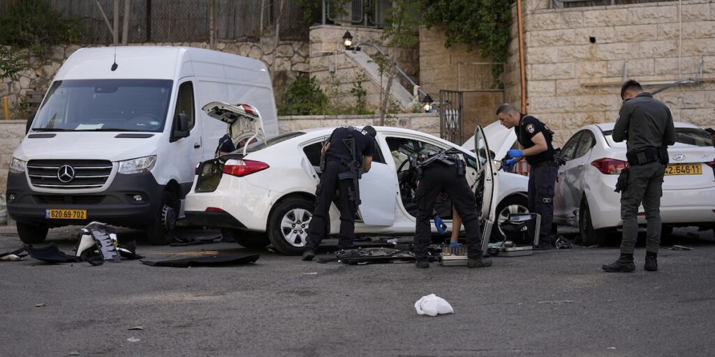 adn24 gerusalemme | auto investe pedoni 3 feriti attacco terroristico