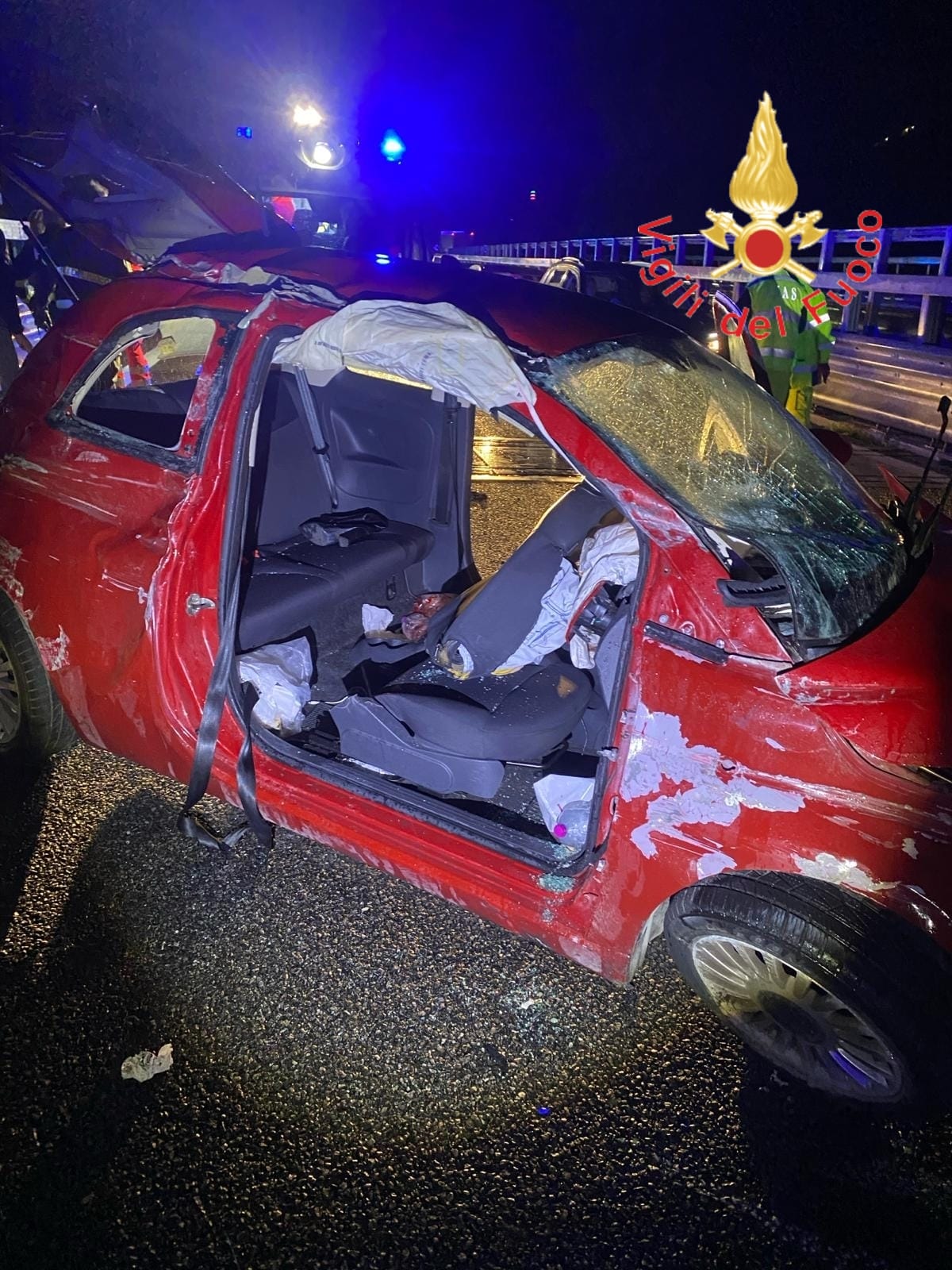  ‣ adn24 san mango d'aquino (cs) | altro terribile incidente in calabria, questa volta in autostrada nella notte: 4 feriti