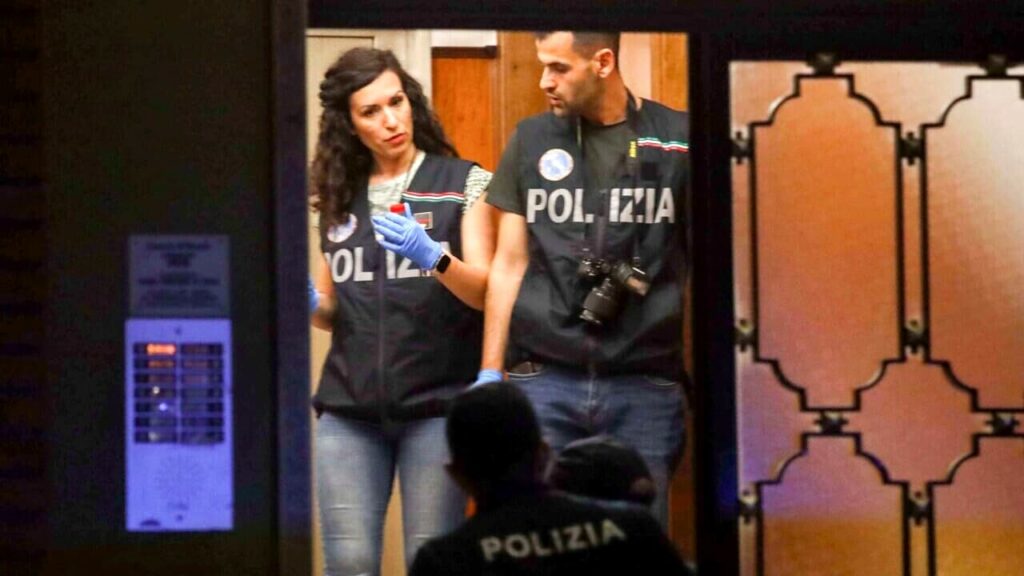 adn24 brescia | ex maresciallo dei carabinieri suona il campanello e uccide un uomo