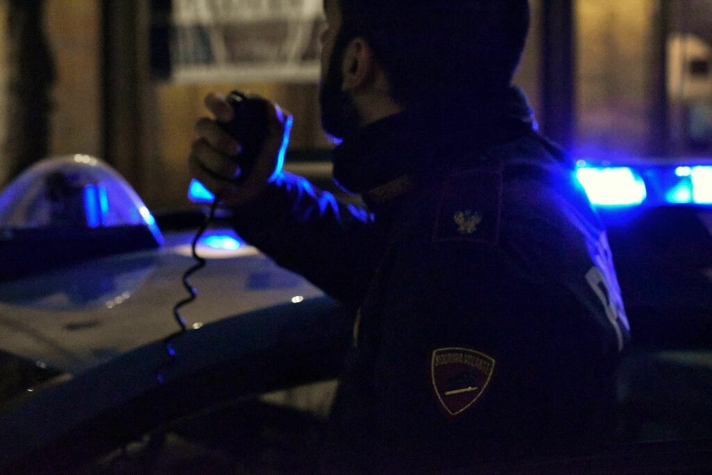 adn24 palermo | violenta rissa notturna un ferito e danni alle auto