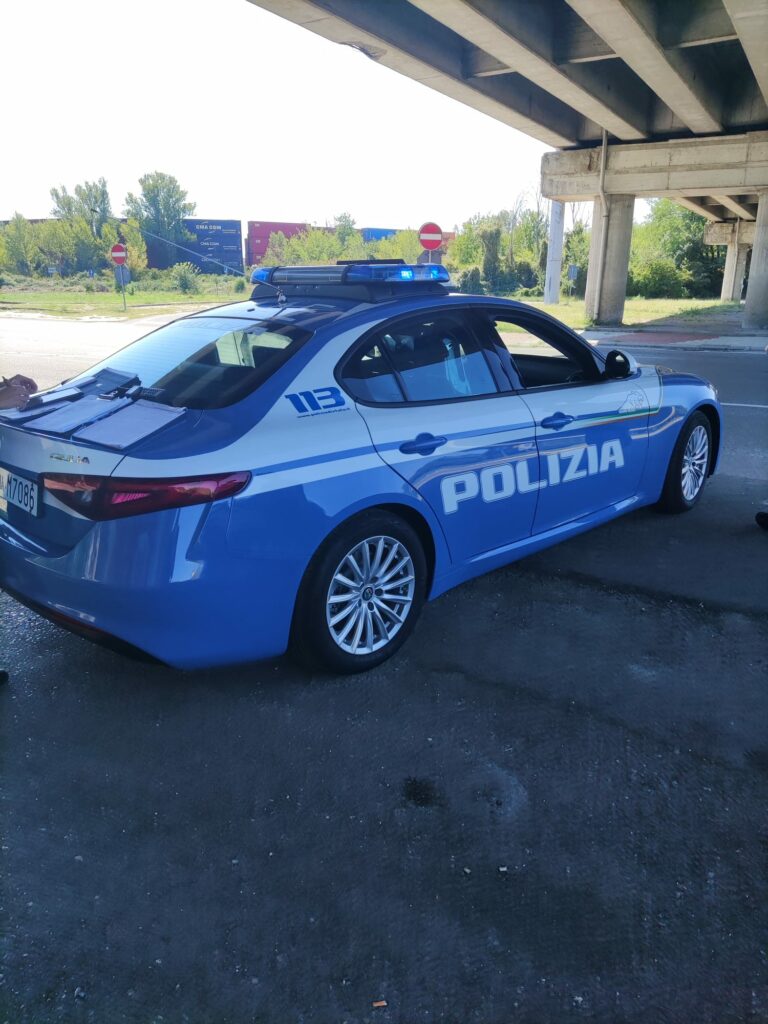 adn24 aversa | torna il problema sicurezza nei pressi dellospedale 7 auto vandalizzate