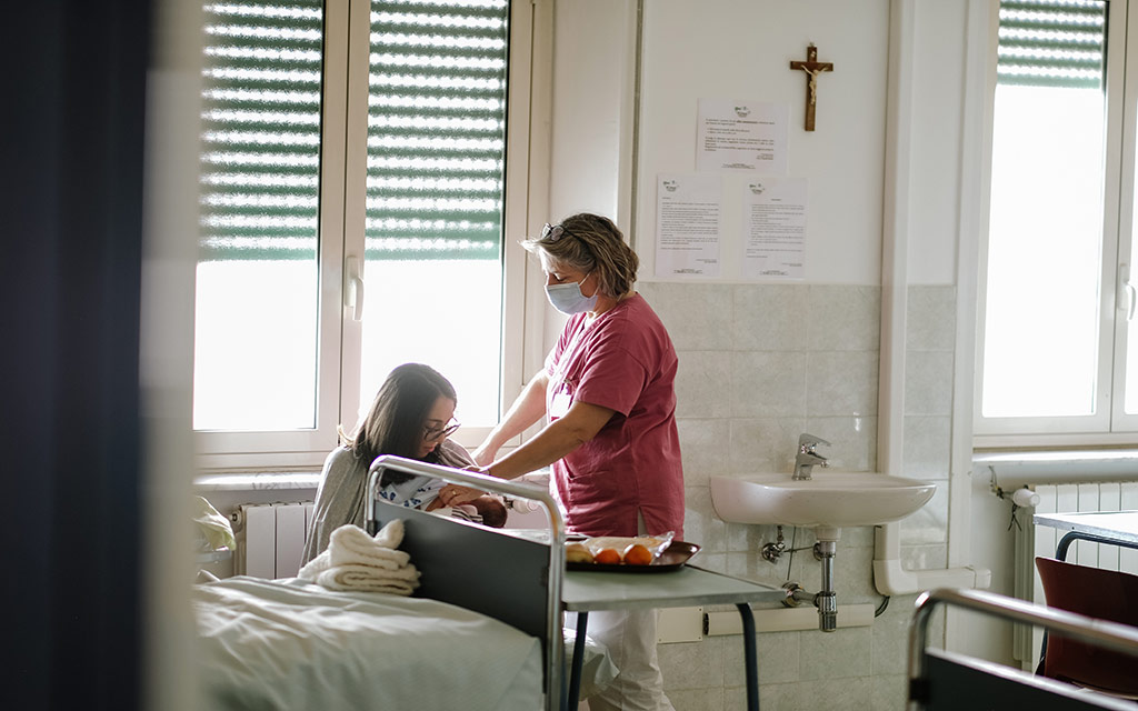 adn24 cosenza | sit in domani per chiusura punto nascita del sacro cuore