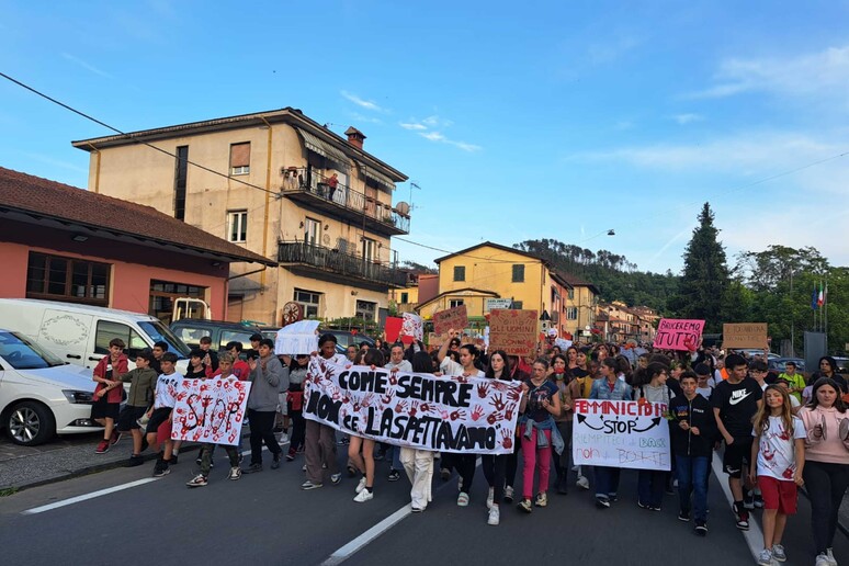 adn24 la spezia | femminicidio di saida in mille per un marcia silenziosa