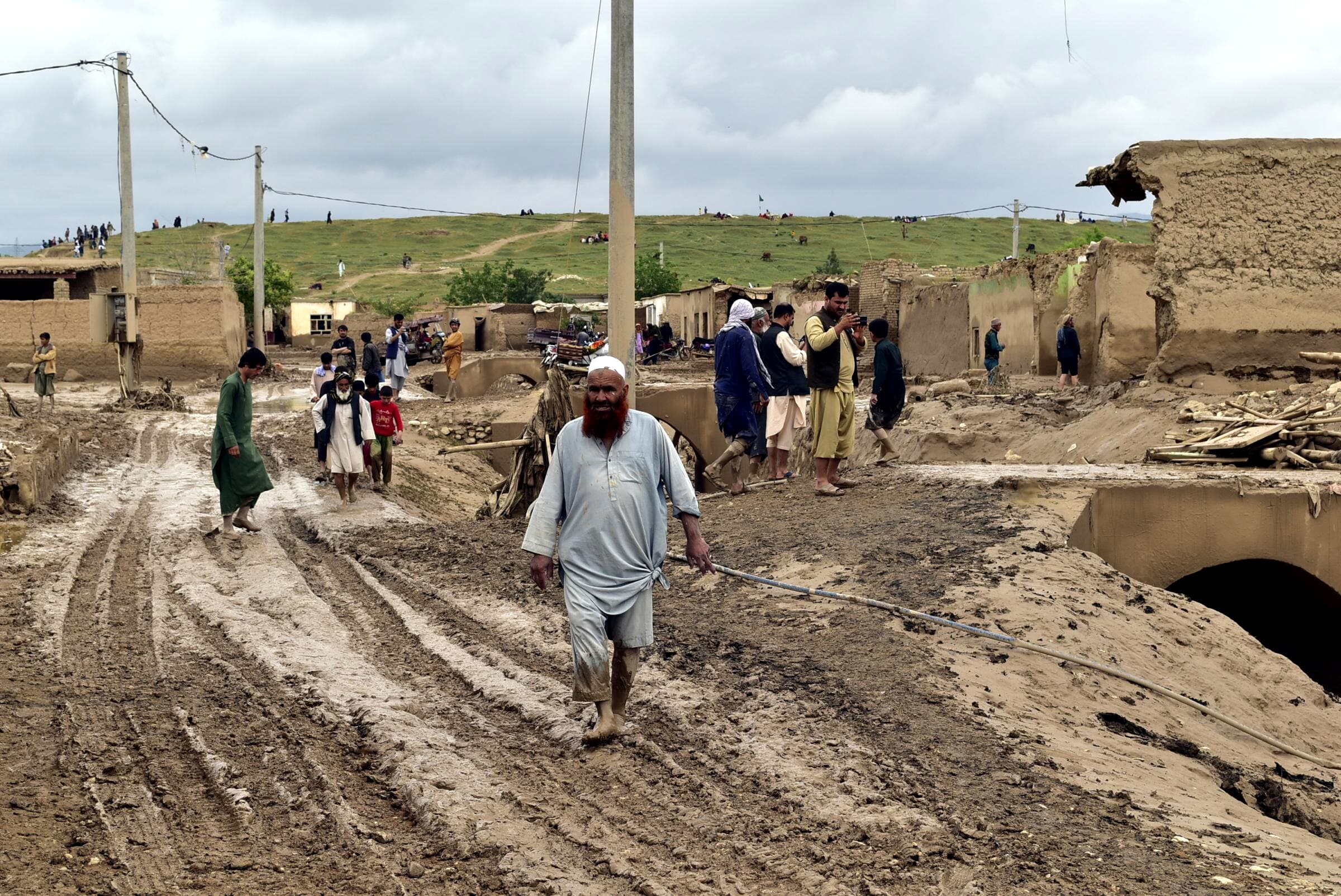 adn24 alluvione devastante in afghanistan villaggi spazzati via centinaia di morti