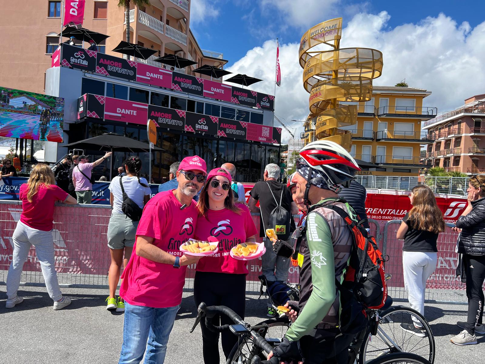 adn24 giro ditalia | le eccellenze della riviera si sono vestite di rosa per una giornata da incorniciare