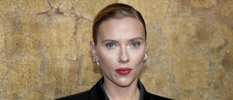 adn24 scarlett johansson minaccia chatgpt per luso della sua voce