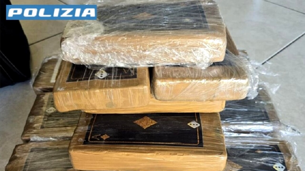  ‣ adn24 canegrate (mi) | arrestati per detenzione di 40 chili di cocaina in auto e in casa