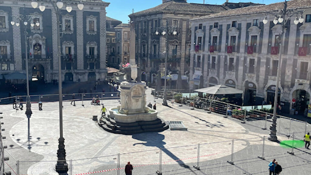 adn24 catania | completati in anticipo i lavori alla pavimentazione in piazza duomo