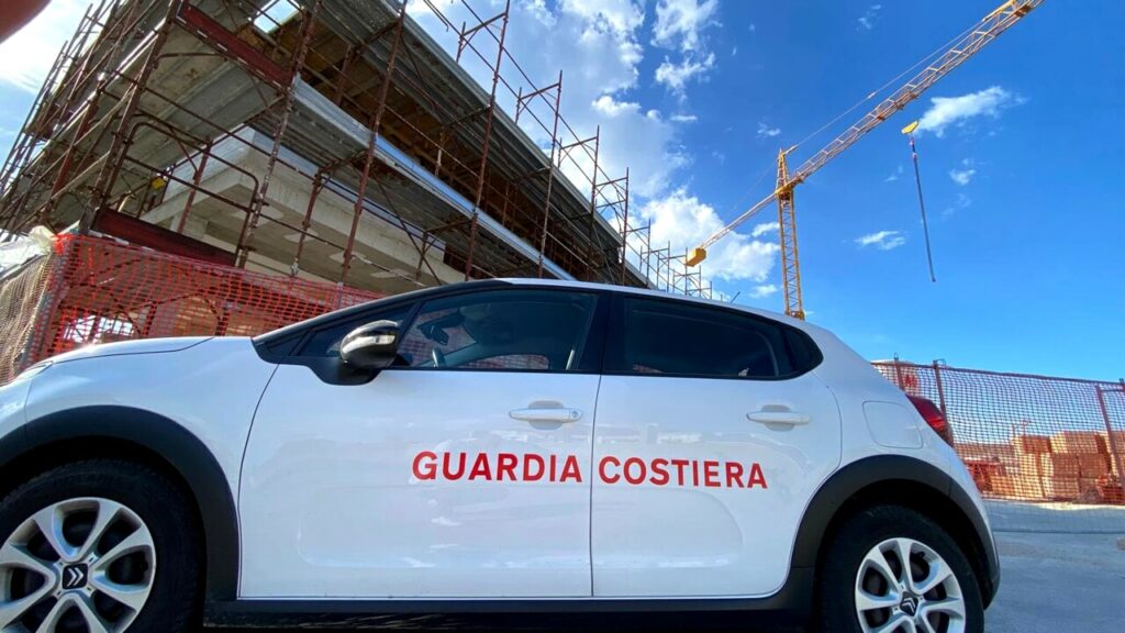 adn24 bari | sequestrato complesso residenziale cantiere senza autorizzazioni