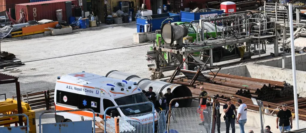 adn24 napoli | morto nel cantiere della metro i figli lavoro usurante a 61 anni non si hanno più i riflessi di un giovane