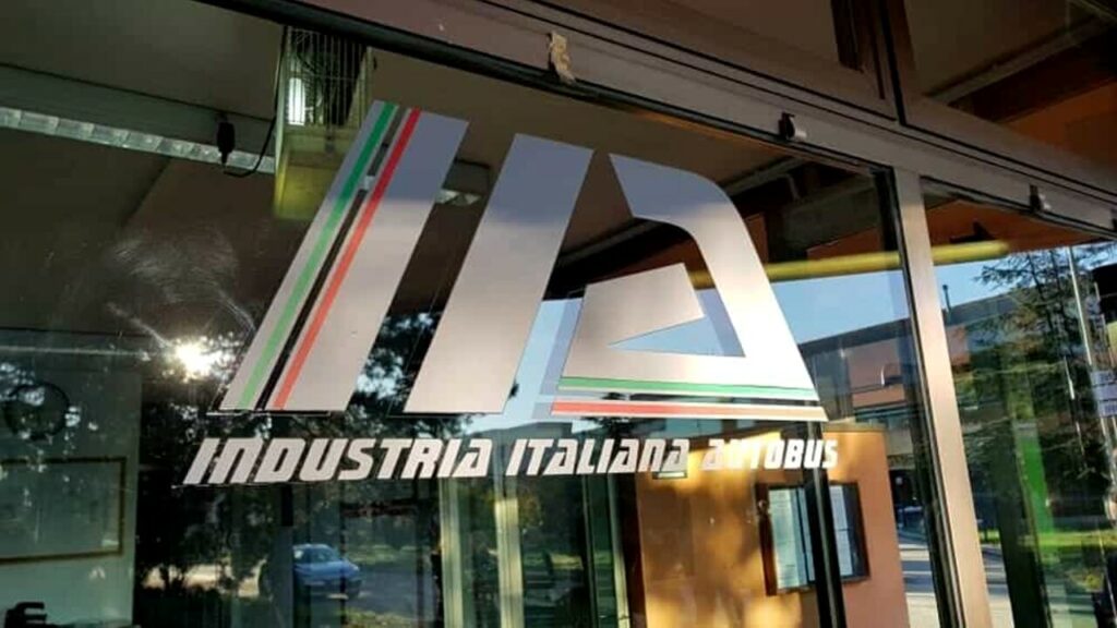 adn24 industria italiana autobus a rischio privatizzazione scatta lo sciopero