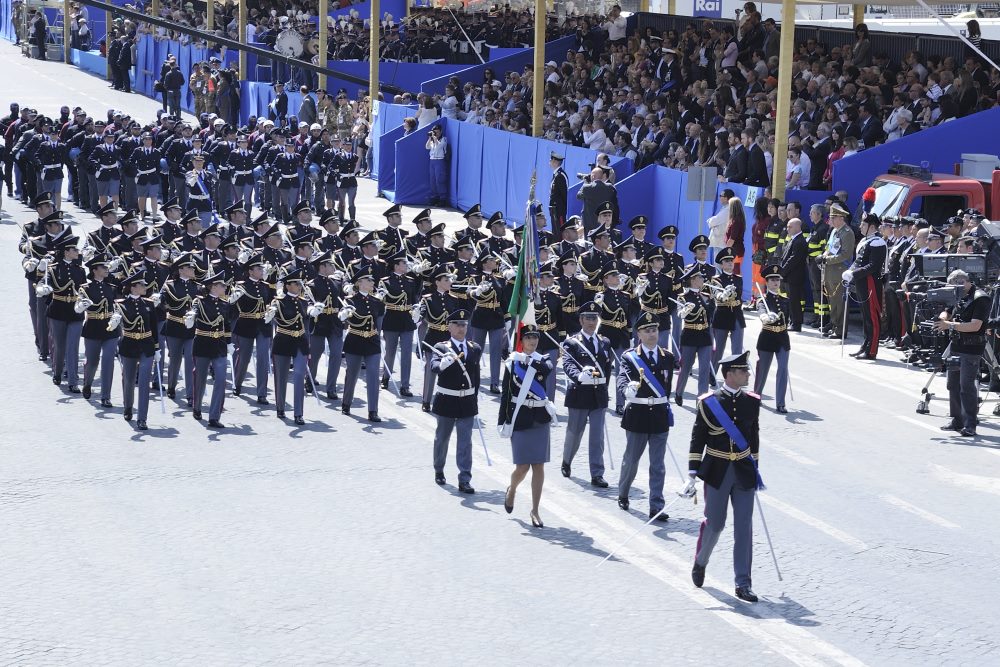 adn24 la partecipazione della polizia di stato alla parata del 2 giugno