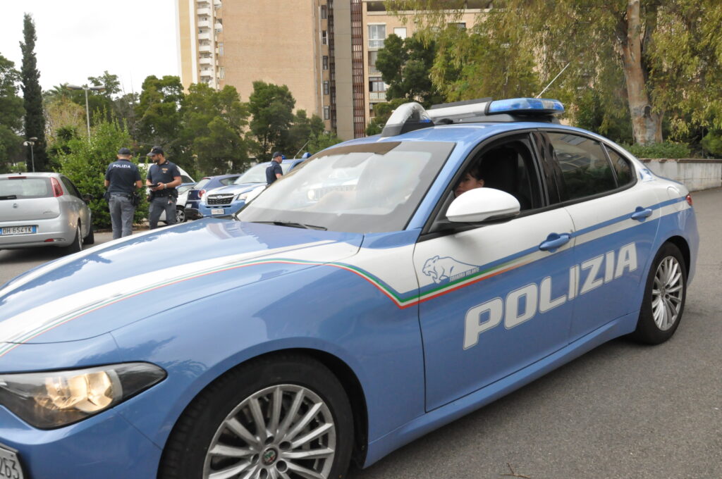 adn24 taranto | cittadini stranieri irregolari operazione della polizia