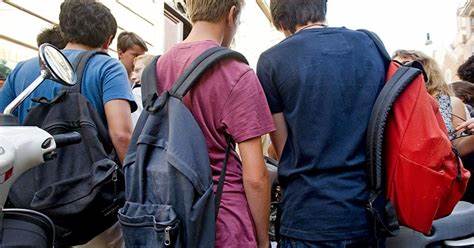 adn24 genova | in liguria tornano a scuola 160 mila studenti