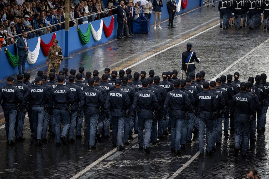 adn24 roma | la polizia di stato celebra i suoi 172 anni alla parata del 2 giugno foto