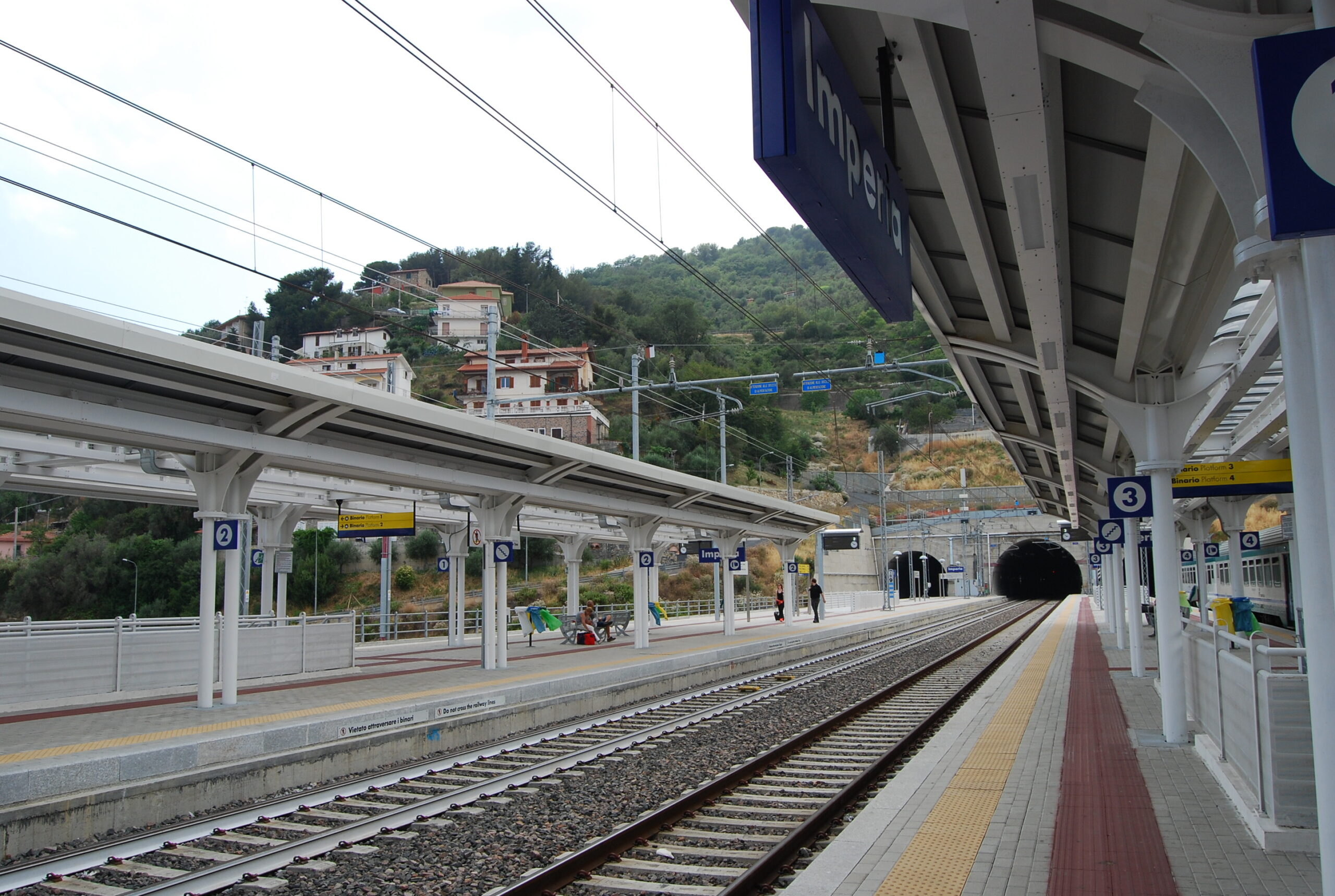 adn24 blocco treni | sospesi 8 collegamenti con paola e cosenza