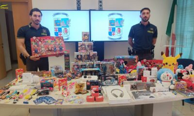  ‣ adn24 rimini | maxi sequestro di prodotti contraffatti : oltre 170 mila articoli sequestrati
